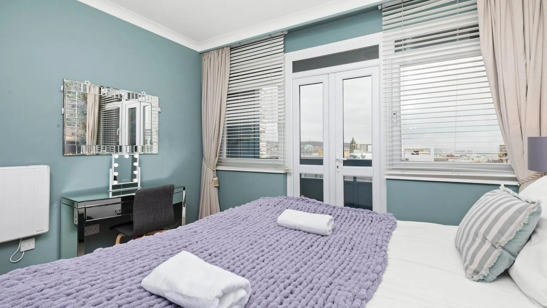 Coastal Sunset With Direct Seaviews By My Getaways Apartment Brighton United Kingdom
